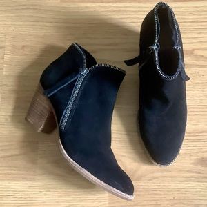 Dolce Vita Lana Suede Stacked Block Heel Booties Size 6.5